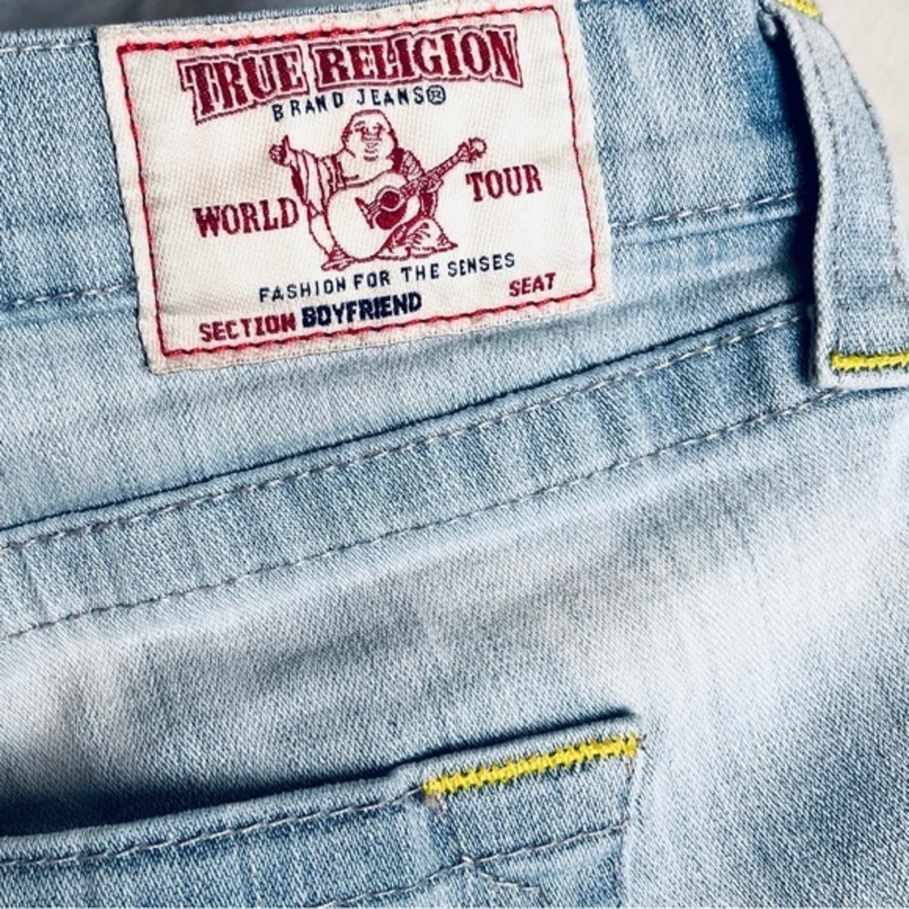 [True Religion] Boyfriend Distressed Light Wash Iconic Horseshoe Stitching Jeans